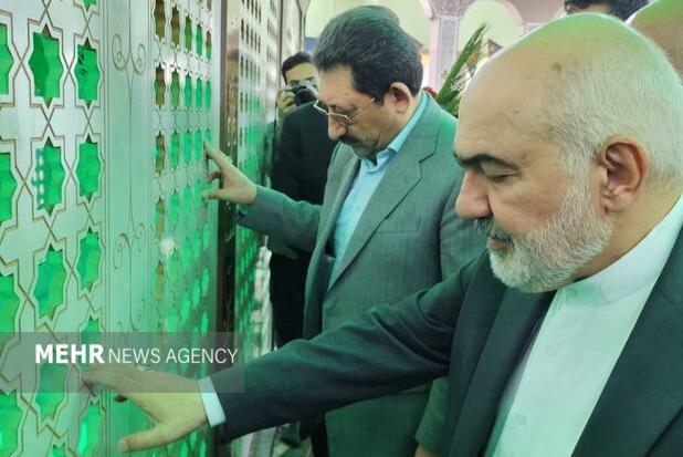 وزیر صمت به شهدای شلمچه ادای احترام کرد