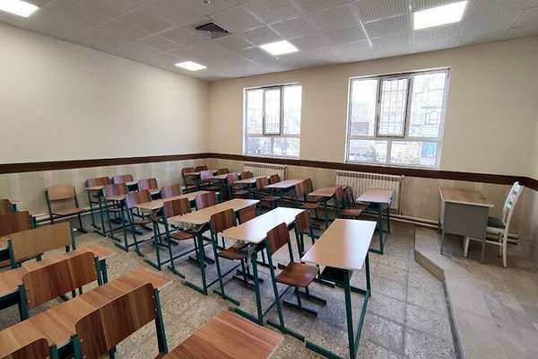 مدیری که هزینه عروسی اش را برای نوسازی مدرسه داد