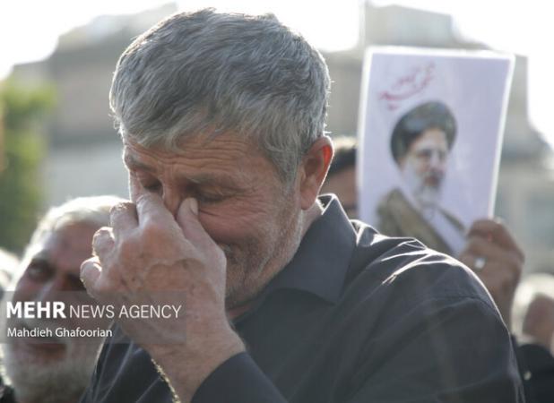 مشهد در سوگ شهدای خدمت