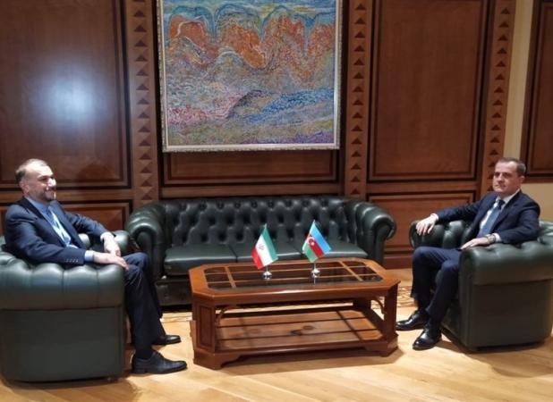 رایزنی تلفنی وزرای خارجه ایران و جمهوری آذربایجان