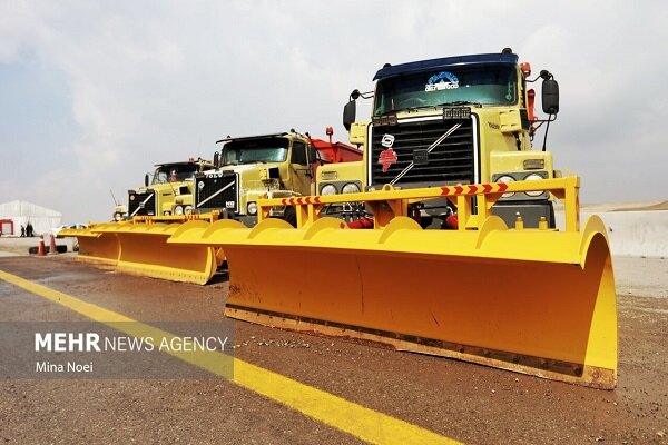۳۲۰ دستگاه ماشین آلات عمرانی تحویل شهرداری‌های هرمزگان شد