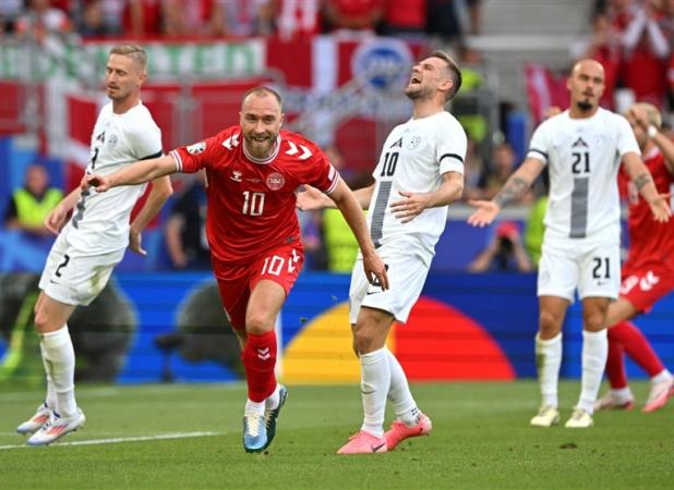 برتری دانمارک مقابل اسلوونی در نیمه اول
