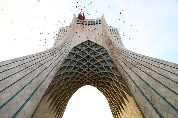 بازدید ۶ هزار گردشگر از برج آزادی تهران