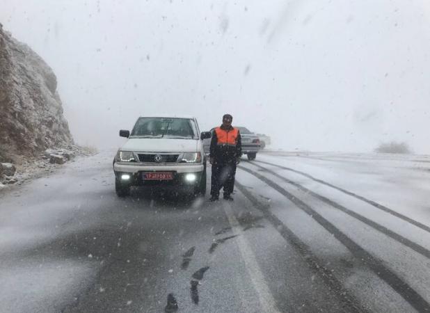 مسدود شدن گردنه ته‌ته بر اثر برف و کاهش شدید دید