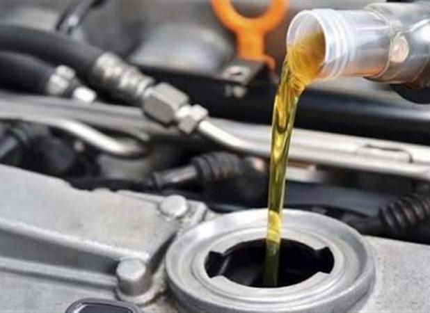 عرضه روغن موتور به بازار قطره چکانی شد