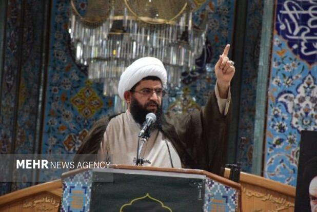 امام جمعه پاکدشت: حمایت از خانواده‌های زندانیان یک وظیفه شرعی است