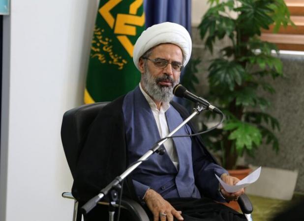 اقناع‌سازی جامعه راه مقابله با توطئه‌های دشمنان است