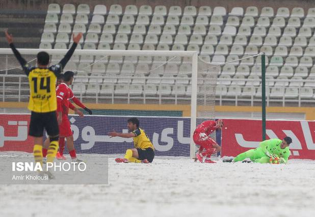 بازآرایی طلایی‌ها در بازار زمستانی/ سپاهان با خروج ۲ بازیکن و تقویت خط‌حمله در نیم‌فصل دوم