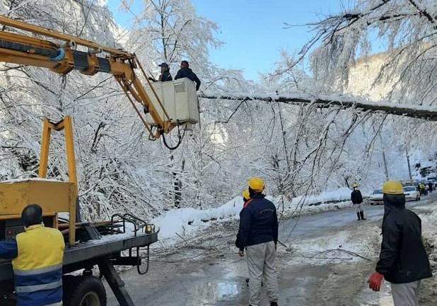 تا اوایل هفتە آیندە برق همه روستاهای کردستان وصل می‌شود