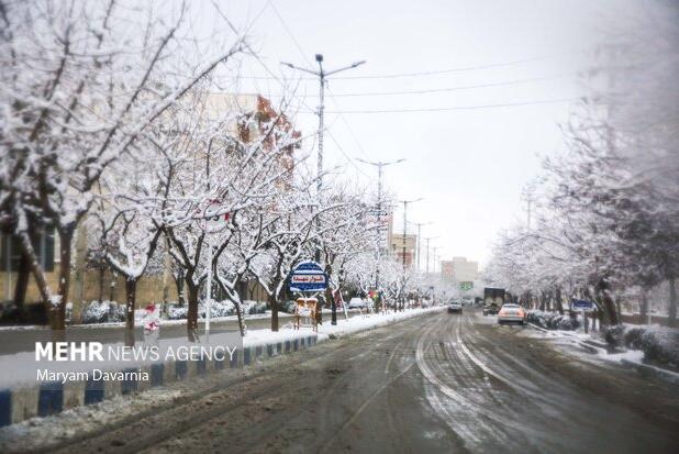 بارش برف در اشترینان