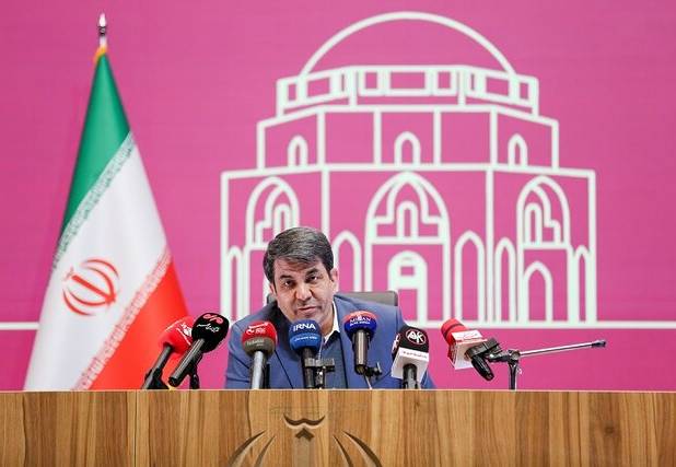 لزوم تبیین هنرمندانه آرمان‌های انقلاب در مقابل اقدامات دشمن/ تلاش برای توسعه متوازن کرمان