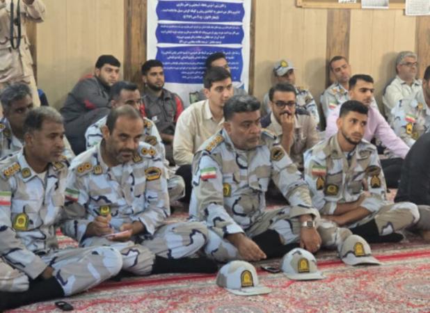 نشست کاروان «سفیران حیات» با نیروی دریایی و مرزبانی بندرعباس برگزار شد