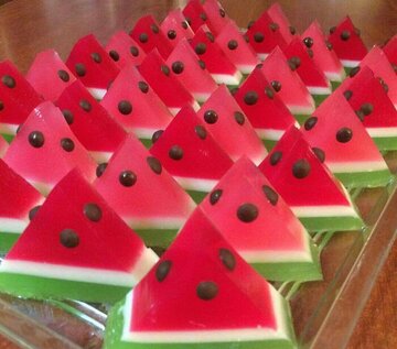 طرز تهیه یک ژله مخصوص برای شب یلدا