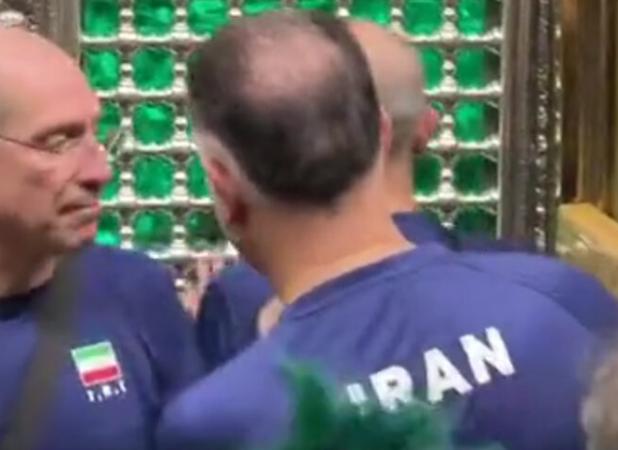 حضور سرمربی ایتالیایی تیم ملی والیبال در حرم امام رضا(ع)