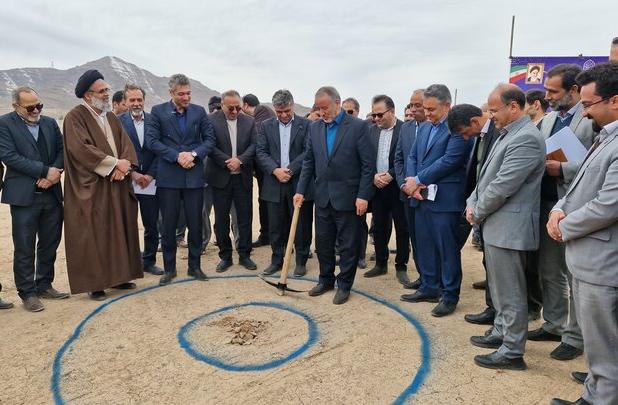 احداث نیروگاه ۱۰ مگاواتی انرژی خورشیدی با سرمایه گذاری خارجی در سربیشه آغاز شد