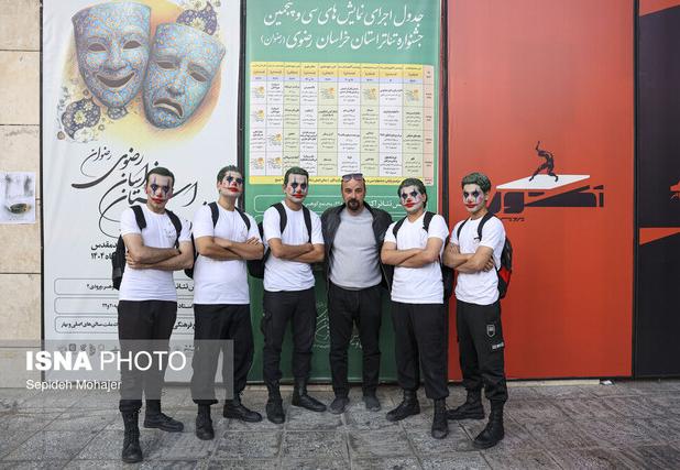 «فایو»؛ پرفورمنسی که پیام خود را بی‌کلام فریاد زد