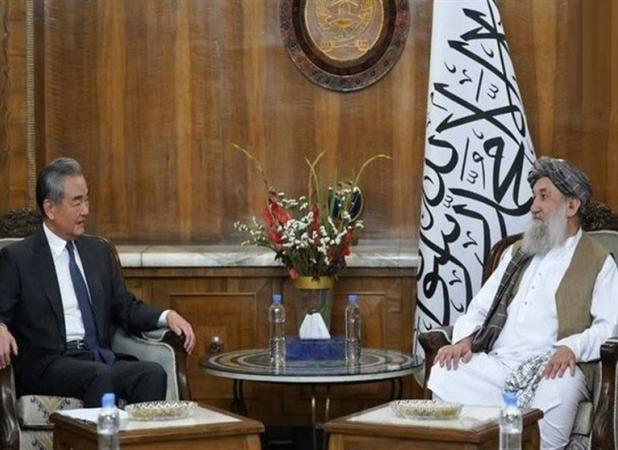 نخست‌وزیر طالبان خواستار تداوم حمایت چین از مواضع افغانستان در مجامع بین‌المللی شد