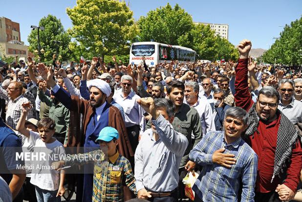خروش انقلابی نمازگزاران زنجانی در محکومیت جنایات رژیم صهیونیستی