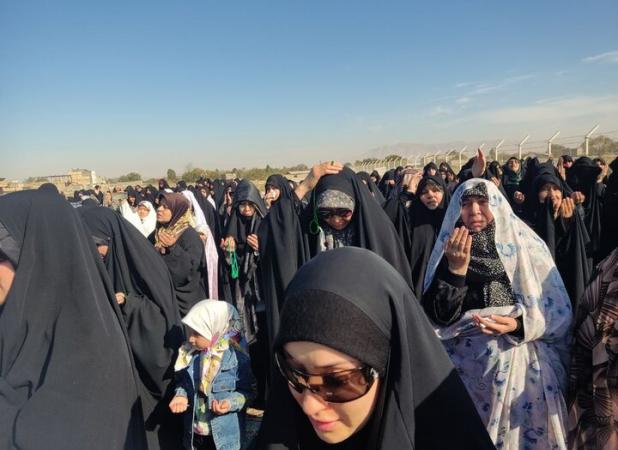 حضور باشکوه مردم مشهد برای اقامه نماز باران