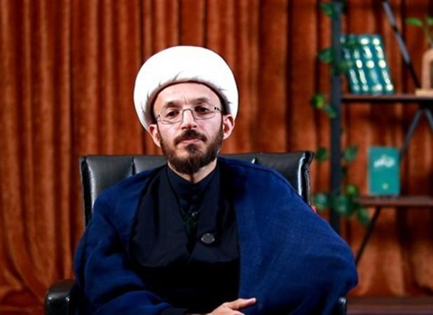 عظمت انقلاب اسلامی نباید در حجاب معاصرت فراموش شود
