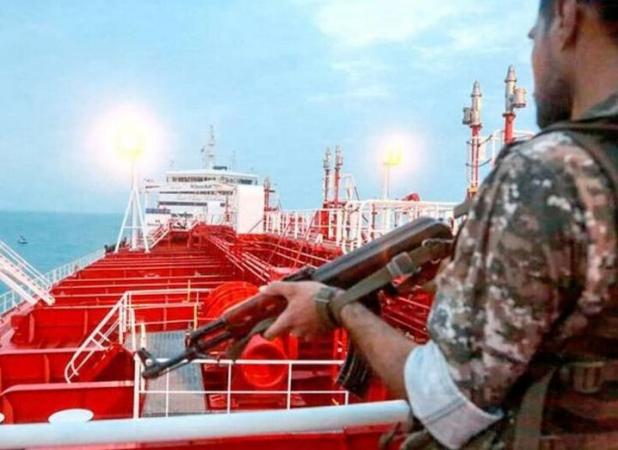 توقیف کشتی خارجی در دریای عمان