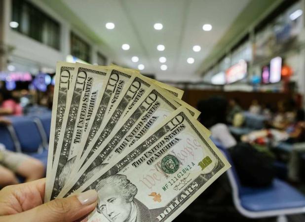 سوءاستفاده دلالان از تعطیلات برای افزایش قیمت دلار
