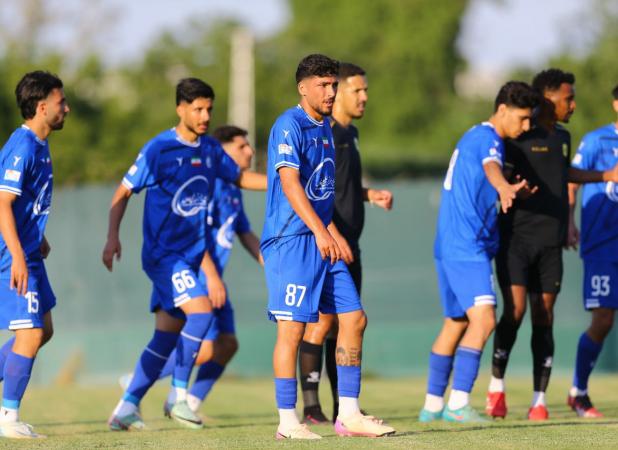 پرسپولیسی‌ها با این دو عکس برای استقلال کری خواندند