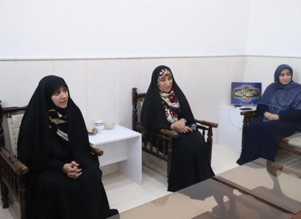 معاون رئیس‌جمهور با بانوی مجتهده قمی دیدار کرد