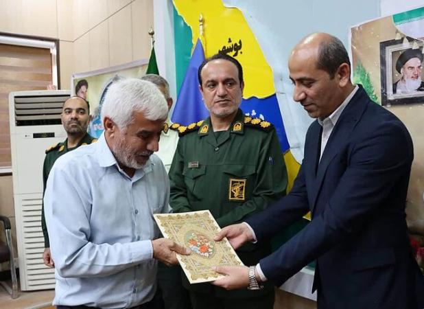 فرماندار دشتی: با همدلی از مشکلات عبور می کنیم
