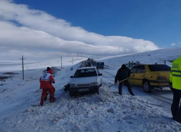 منیری:۵۸۳ حادثه دیده در برف و کولاک خراسان رضوی امدادرسانی شدند