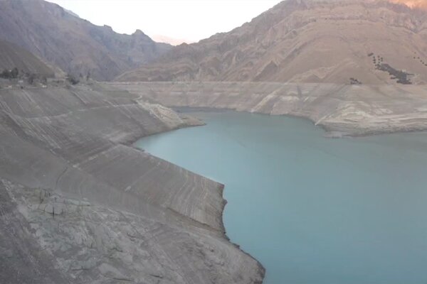 ستوده: ۴۴ درصد آب شرب استان قزوین از منابع سطحی تأمین می‌شود