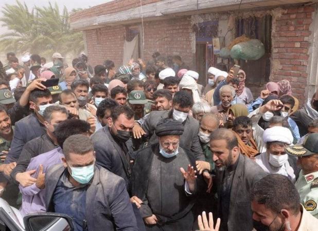کنشگری رئیسی در مقام احیای زیست نمادین