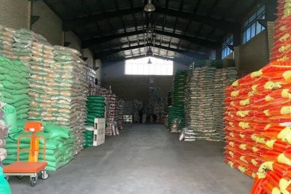 کشف ۴۲ هزار تن نهاده دامی قاچاق و احتکاری