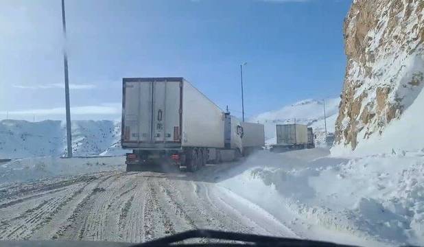 جاده درگز-قوچان به دلیل کولاک شدید مسدود شد