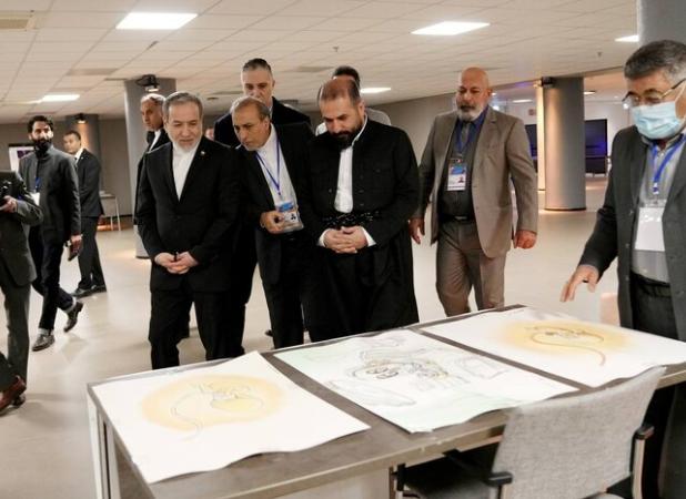 بازدید عراقچی از نمایشگاه حاشیه ای نشست منع سلاح‌های شیمیایی