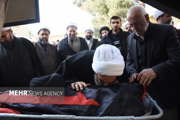 تشییع پیکر آیت الله شاهچراغی در سمنان؛ تدفین فردا در زادگاه