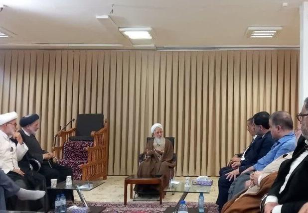 معاون اجرایی رئیس‌جمهور با آیت‌الله الله جوادی آملی دیدار و گفتگو کرد