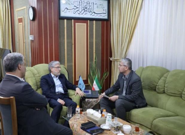 پیگیری مشکلات دانشگاه‌های دشتستان در نشست با وزیر علوم