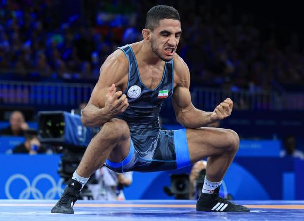 کشتی آزاد قهرمانی جهان| عموزاد بی‌رحمانه فینالیست شد/ تکرار فینال المپیک پاریس در زاگرب