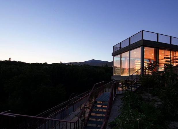 این ویلا در دماوند برای یک کتاب‌خوان معماری شده است!