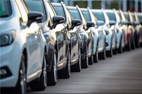 پلیس راهور نباید از خودروهای وارداتی عوارض گمرکی بگیرد