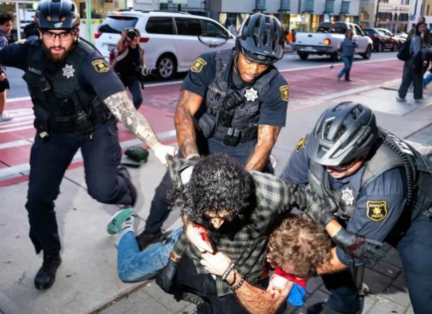 درگیری دانشجویان معترض و هواداران ترامپ در دانشگاه برکلی