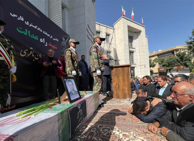 تشییع پیکر قاضی باقری در شیراز