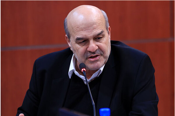 عیسی کلانتری: آمار اشتباه برخی وزرا برای دولت هزینه آفرین است