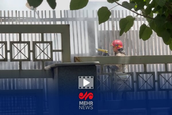 گزارش خبرنگار مهر از  وقوع آتش سوزی یک ساختمان در خیابان قرنی تهران