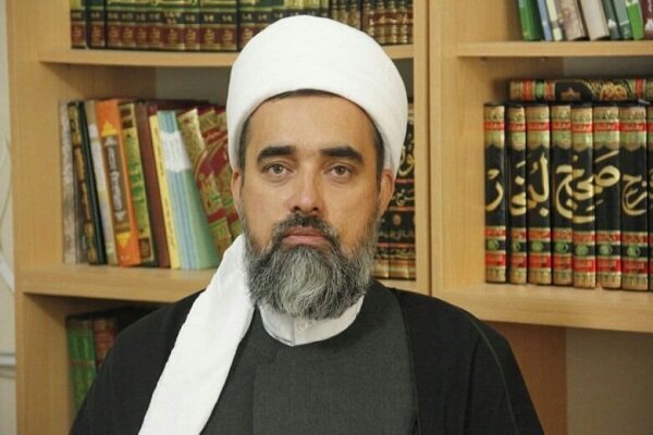 تسلیت به مردم بندرعباس و تجلیل از مقام معلم در خطبه‌های نماز جمعه