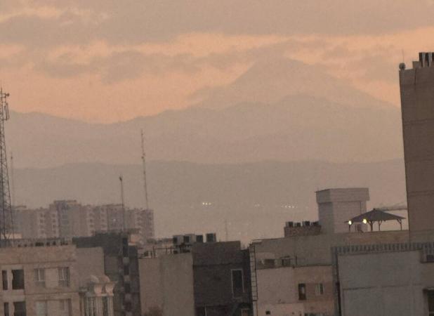 نمایان شدن دماوند بعد از روزها آلودگی هوا در تهران