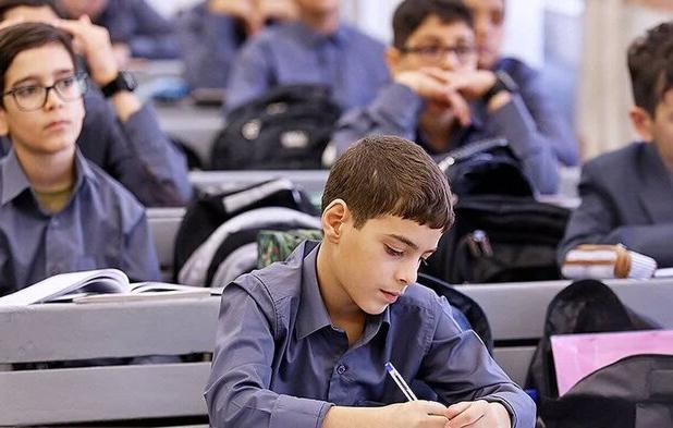 مدیرکل آموزش و پرورش استان قزوین: ۱۷۰۰ دانش‌آموز قزوینی در معرض آسیب‌های روانی یا اجتماعی هستند