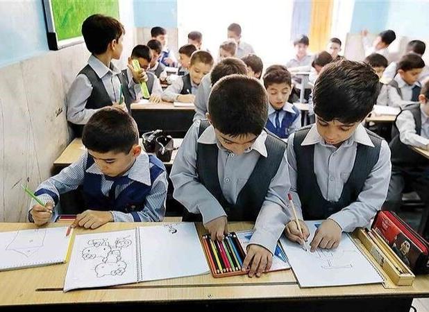 جذب ۳۰ هزار بازمانده از تحصیل با اجرای برنامه‌های حمایتی