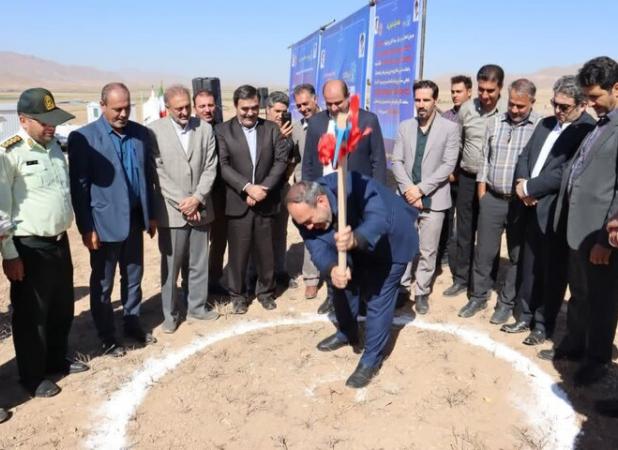 کلنگ‌زنی نخستین نیروگاه خورشیدی در شهرستان آوج